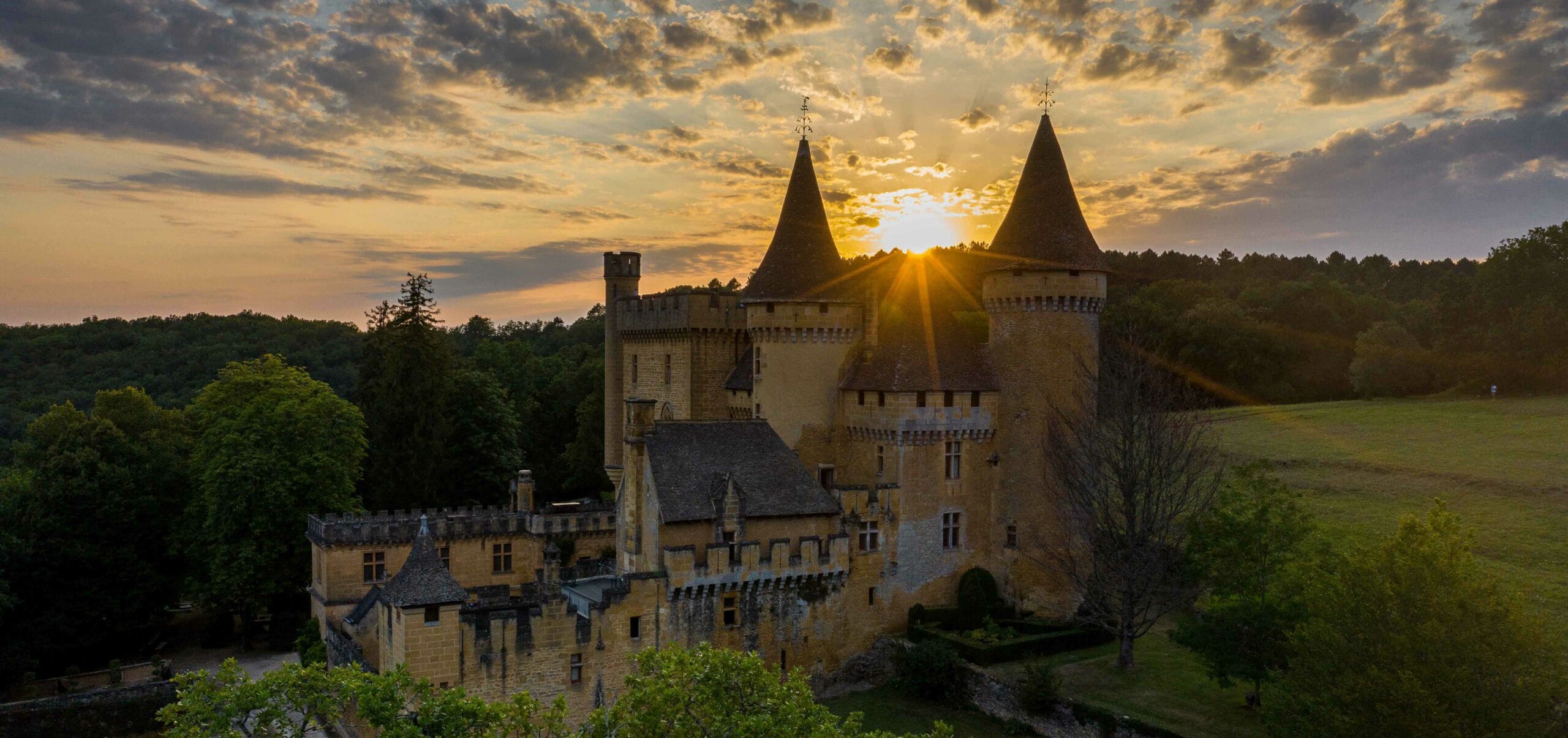 Vue aérienne fortification et jardin